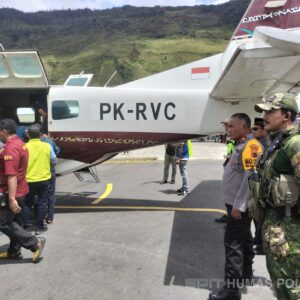 Korban Penembakan KKB di Puncak Jaya Diterbangkan ke Kampung Halaman