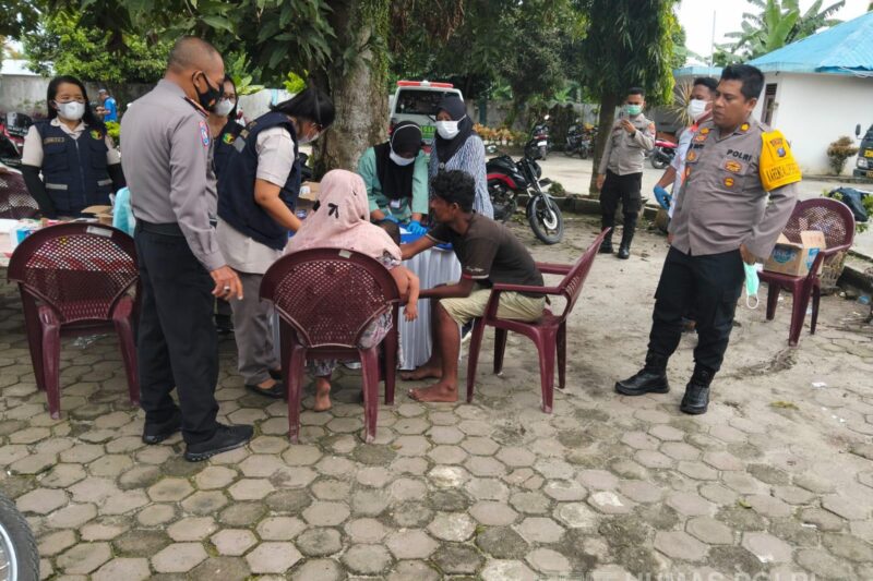 Polresta Deli Serdang Berikan Layanan Kesehatan Kepada Etnis WNA Rohingya Di Kecamatan Pantai Labu