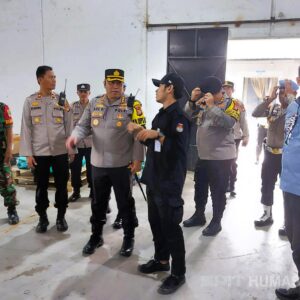 368775 Pastikan Keamanan Penyimpanan Logistik Pilkada, Kapolres Metro Jaksel Lakukan Peninjauan ke Gudang Logistik Sarinah