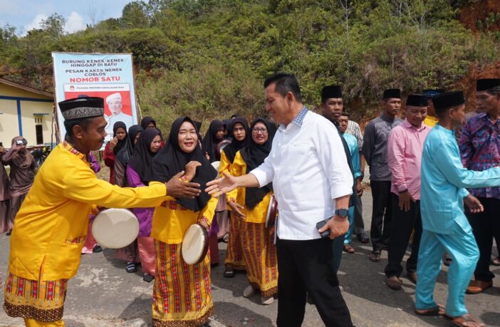 Kedatangan Ansar Ahmad, di Desa Marok Tua, Tumpah Ruah Disambut Oleh Ratusan Warga