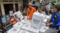 distribusi-logistik-pilkada-di-jak08x-dom
